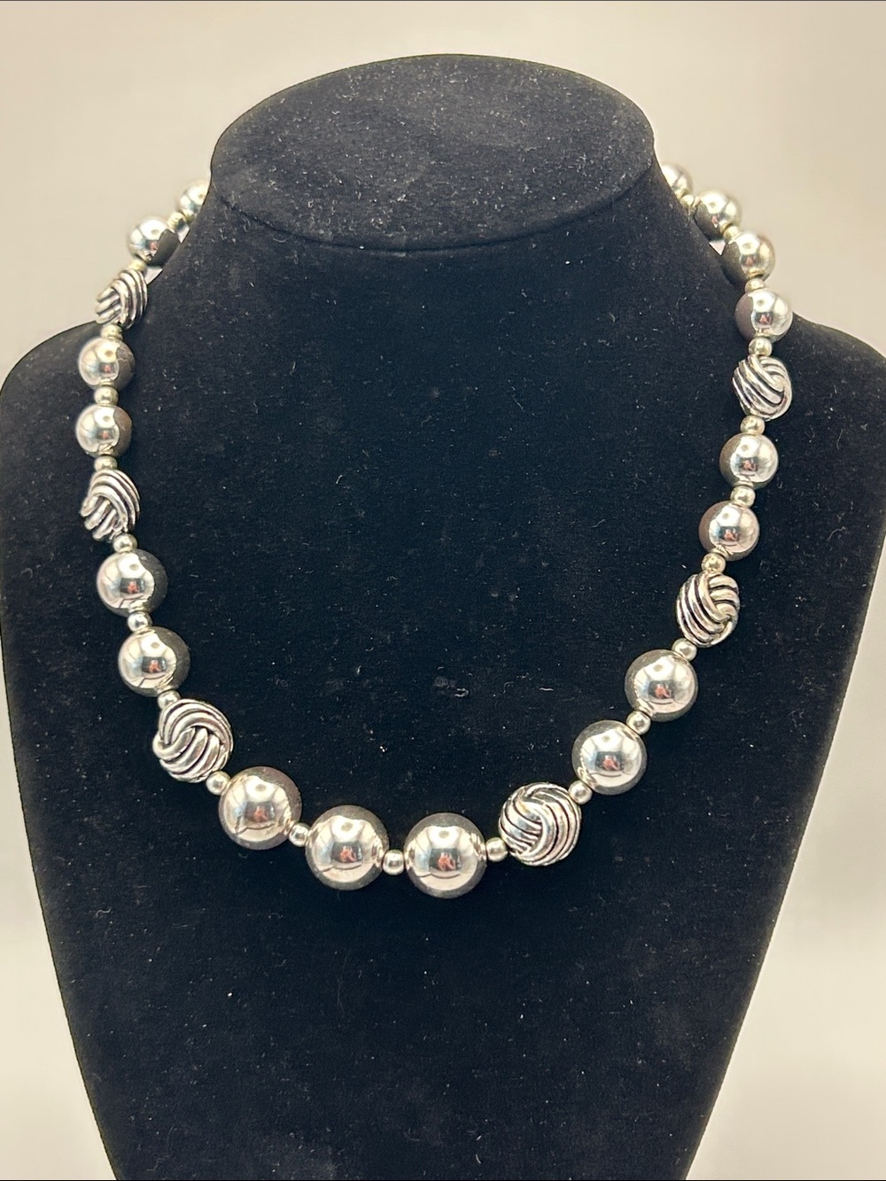 Polished Silver Bead Necklace with Textured Accent Beads (7)